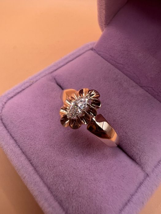 Продам золотое кольцо.