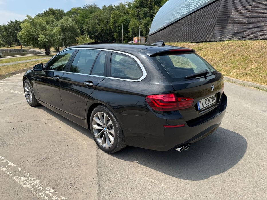 BMW 520 xdrive / 190cp / 2016 / Panoramic / Distronic