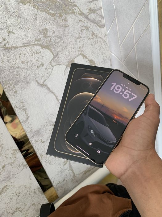iPhone 12 Pro Max продается срочно