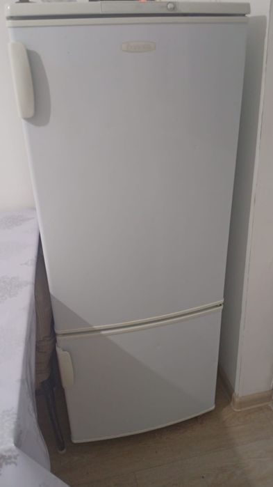 Холодильник б/у в хорошем состоянии