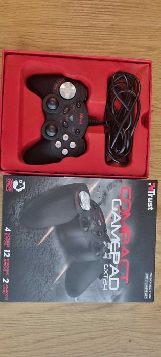 Consola / controller Trust