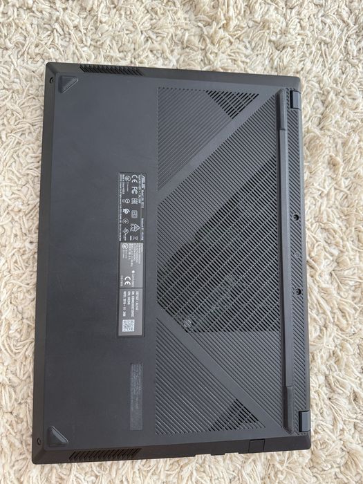 Laptop ASUS X571