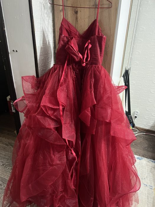 Вечернее женское платье