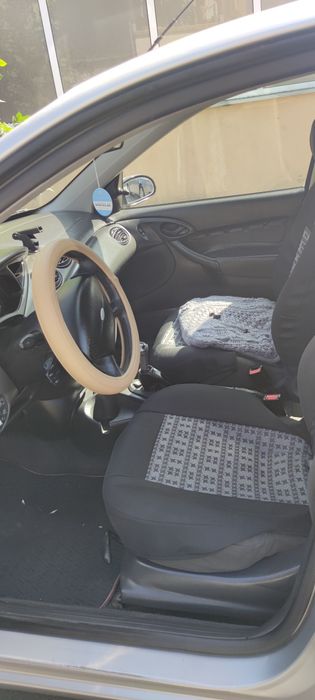 Форд фокус 2000 год, 1,6 бензин, 346000км, без ръжда, ford focus