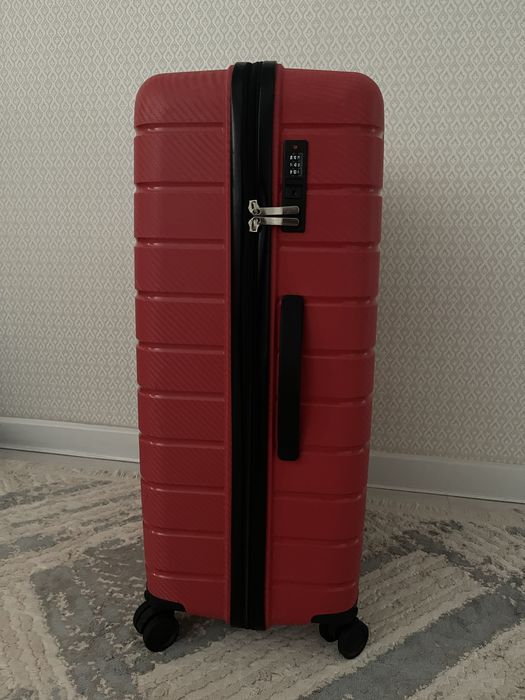 Чемодан новый 8.000 тг