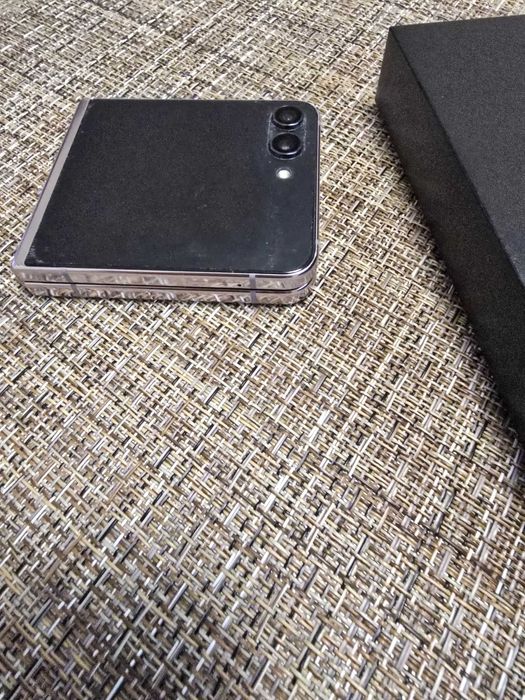 Samsung Galaxy Z Flip 5