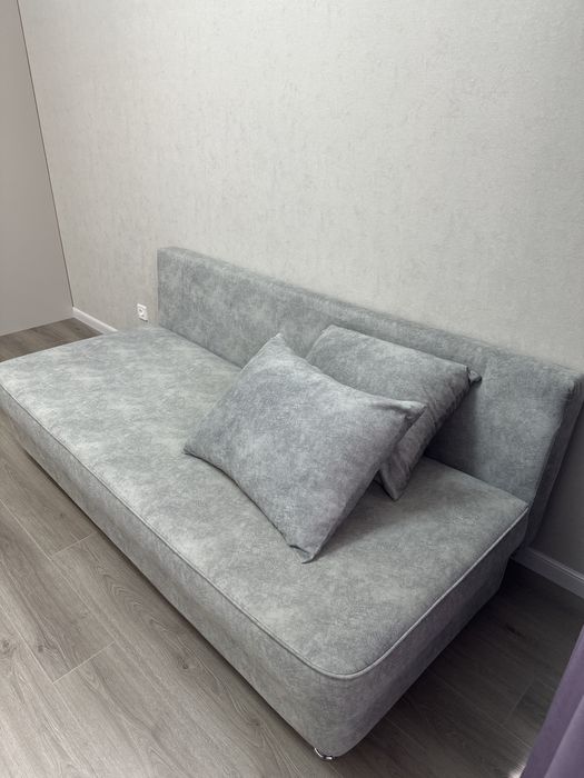 Срочно продам диван