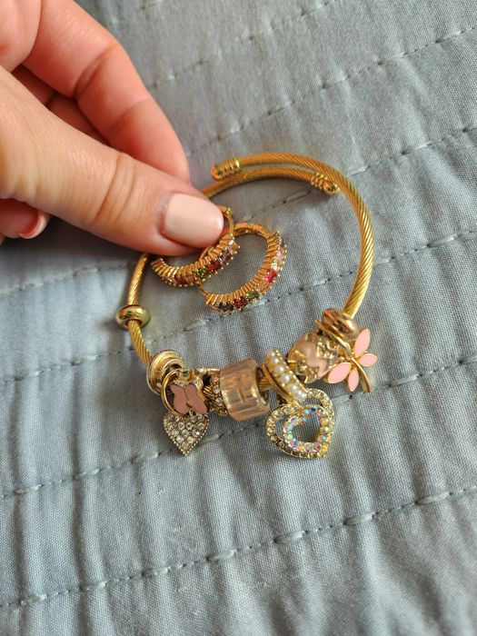 Комплект нови гривна и обеци в златисто