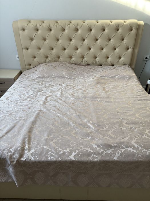 Отдам бу кровать с матрасом