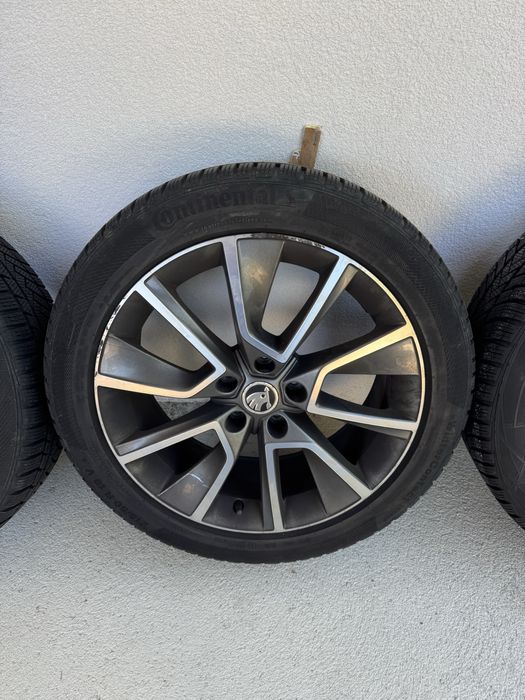 Anvelope de iarna 215 50 18,jante originale Skoda