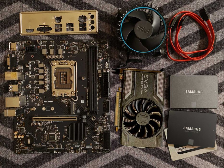 Комплект: Дъно+Видеокарта+Охладител+SSD