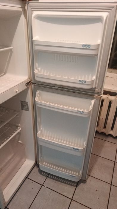 Продам холодильник
