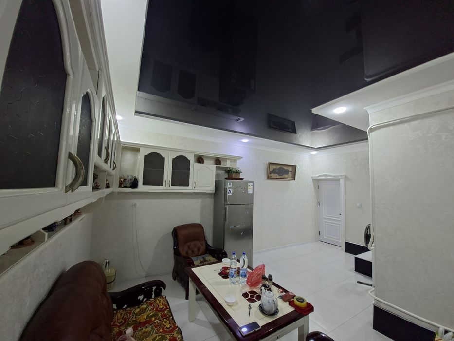 СРОЧНО ПРОДАЕТСЯ квартира 2-х этажная в центре города ТОРГ ЕСТЬ