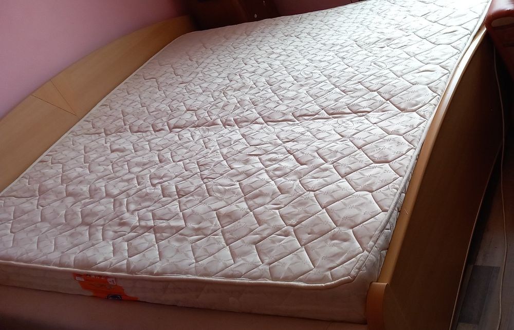 De vanzare pat de dormitor