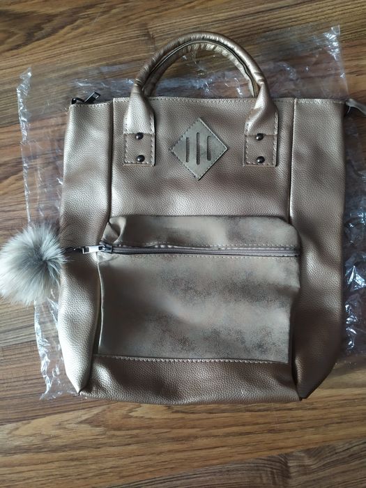 Златиста дамска чанта