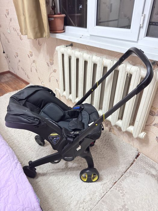 Почти новая коляска 2в1