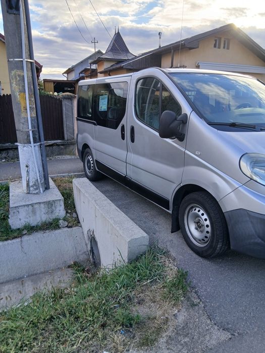Vând Renault Trafic