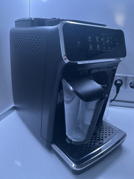 Philips EP2236/40 LatteGo е автоматична кафемашина