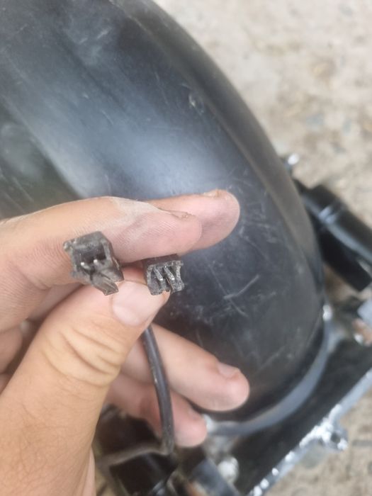 Se vinde  aripă spate