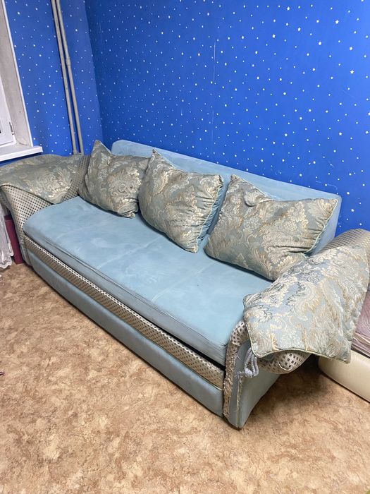 Продаю Диван (расскладывается)