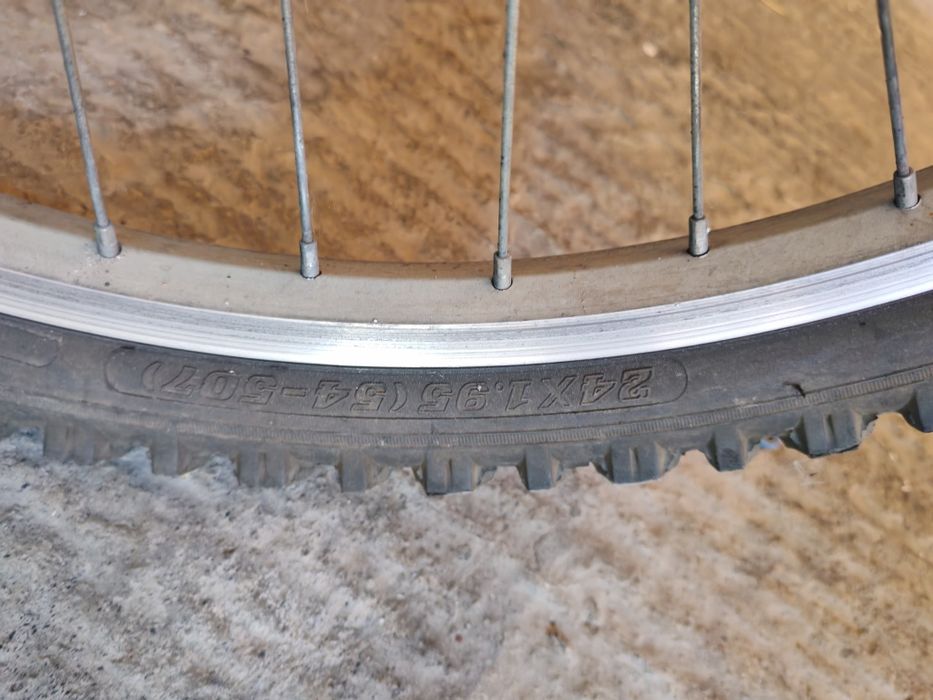 Bicicleta Limit 2400, echipare shimano, roti 24"