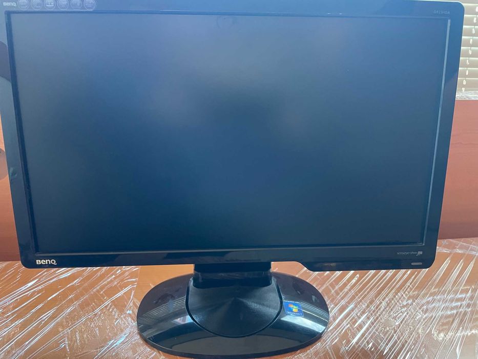 2 броя Монитори Dell 19 инча и Benq 17 инча