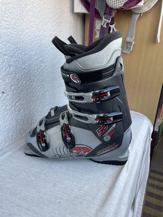 Clapari schiuri marime 28 nr 43 nordica cruise