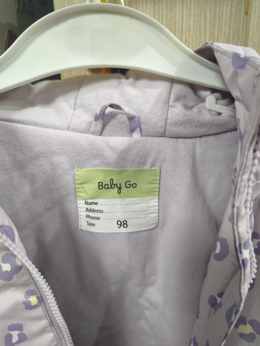 Продам куртки для девочки весна