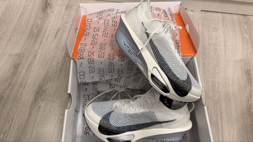 Продаю кроссовки  Nike Air Zoom Alphafly Next%