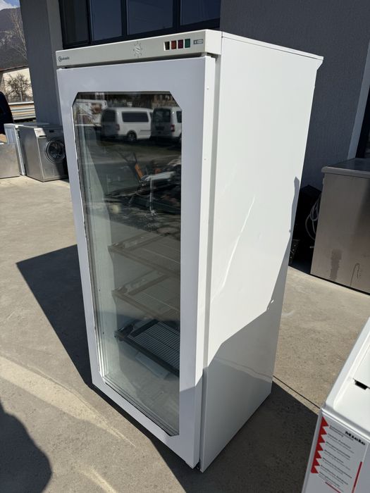 Минусова хладилна витрина Bauknecht 140см