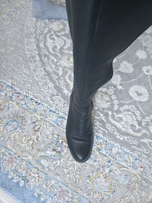 Кожанные ботфорты 5000 тенге