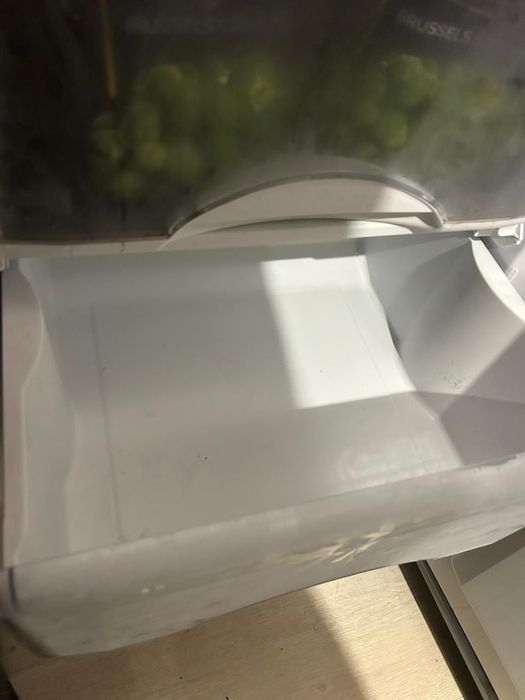 Продам морозилку Atlant 243л