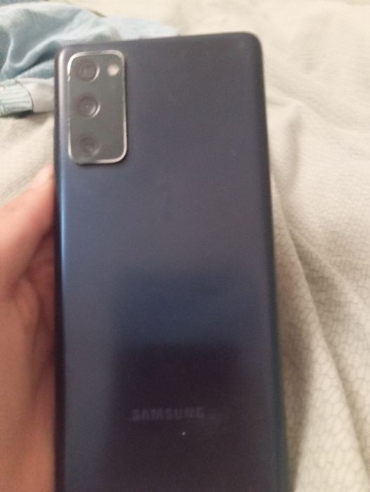 Продам Телефон Galaxy S20 FE