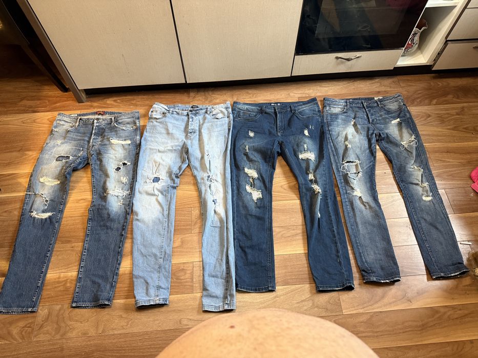 Blugi marimea 34,36, pret 80 lei bucata