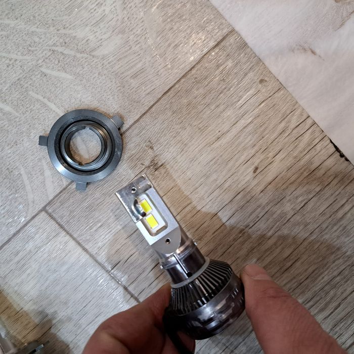 3-х контактный Н4  ЛЕД