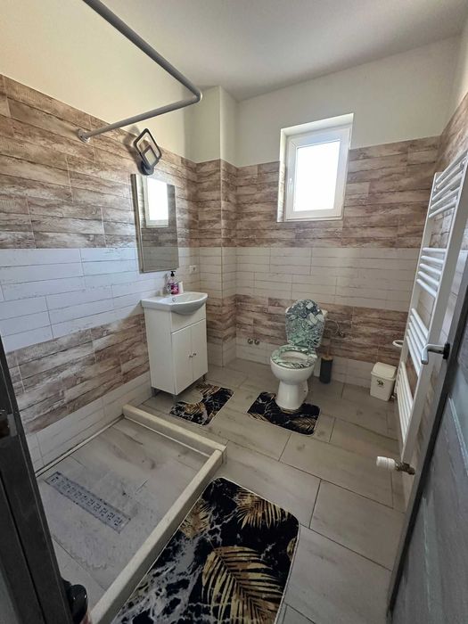 Vilă 9 camere + minibar + 5000 mp teren | Vatra Moldoviței