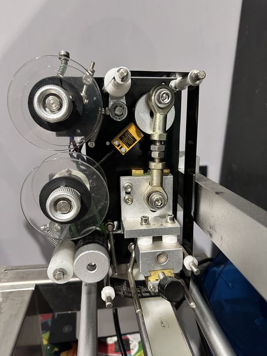 Instalatie etichetare semi-automata