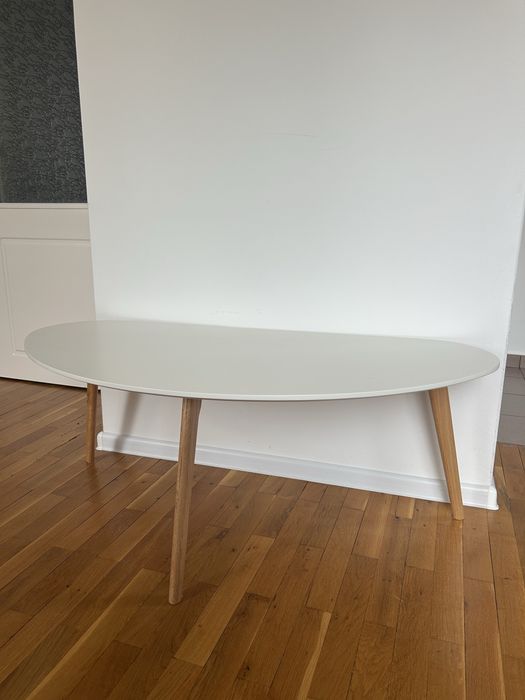 Холна ниска маса