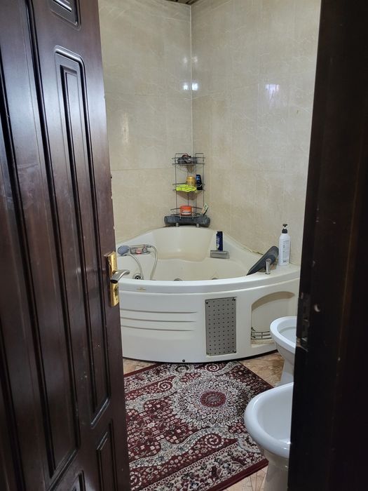 Uy sotiladi. 3xona (77seriya) vatan kinoteatr
