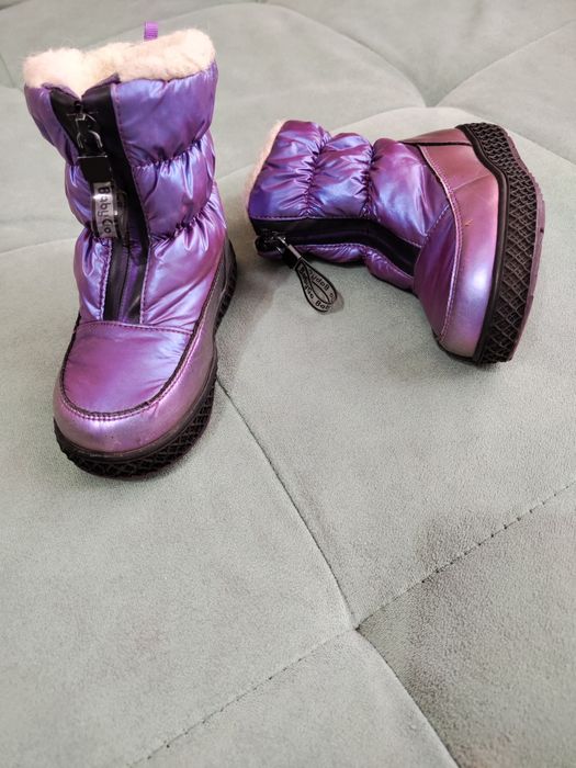 Продам детские зимние сапожки