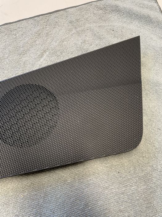 Plasa boxa bord auto vw golf 8
