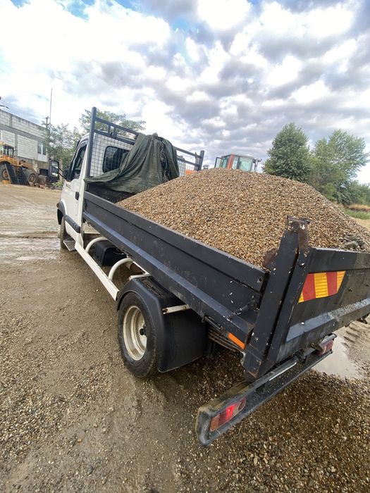 Pamant negru de flori