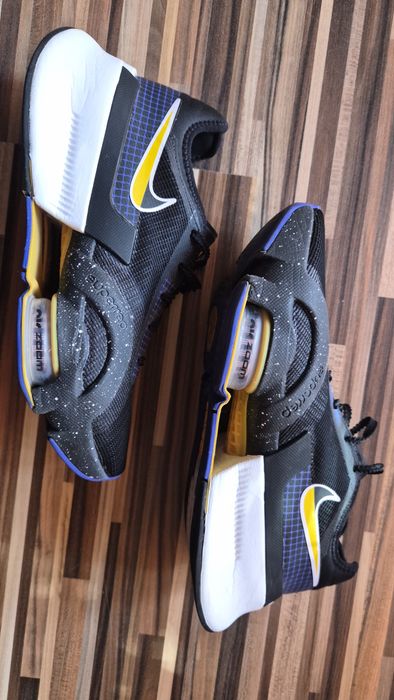 Маратонки NIKE 38
