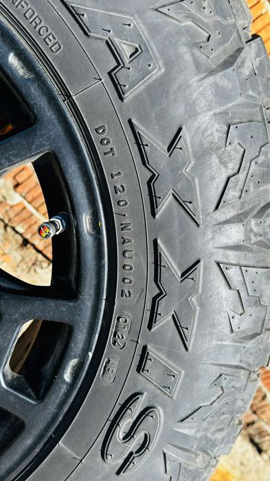 Продам комплект колёс с дисками