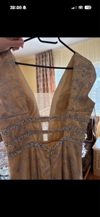 Vând rochie de nașă