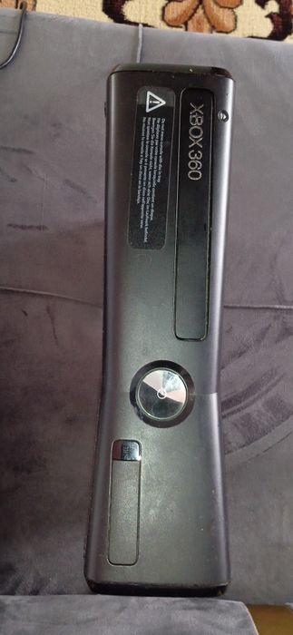 Продам Xbox 360.