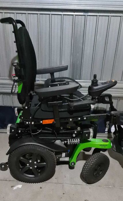 Carucior electric pentru batrani disabili 10km/h cu lumini si inclinarea seutului 4500 lei
