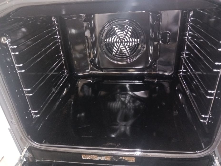 Свободно стояща печка с керамичен плот Gorenje с 2 години Гаранция!