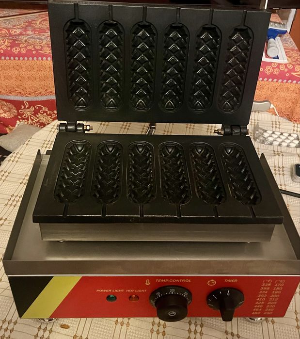 Машина за хот дог на клечка