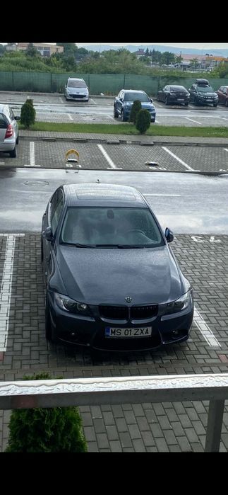 Vând BMW seria 3 E90 an 2008 2.0 L, Diesel, cu motor defect N47D20A